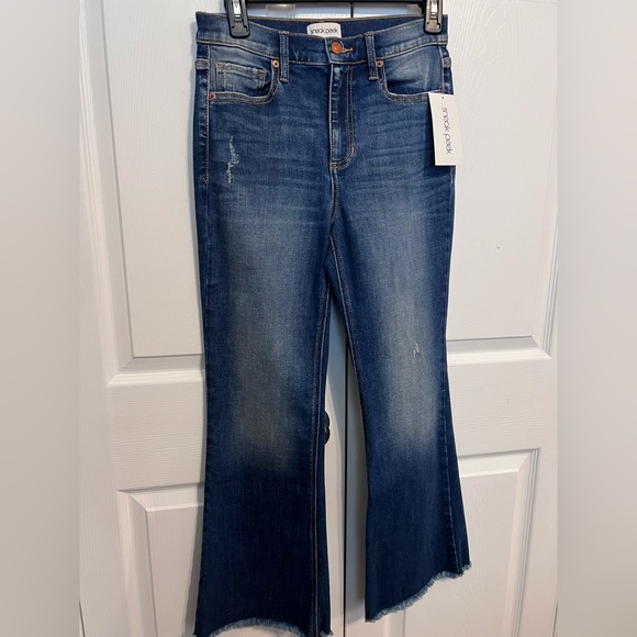 High Rise Distressed Ankle Wide  Jeans. Size Small - Picture 3 of 10